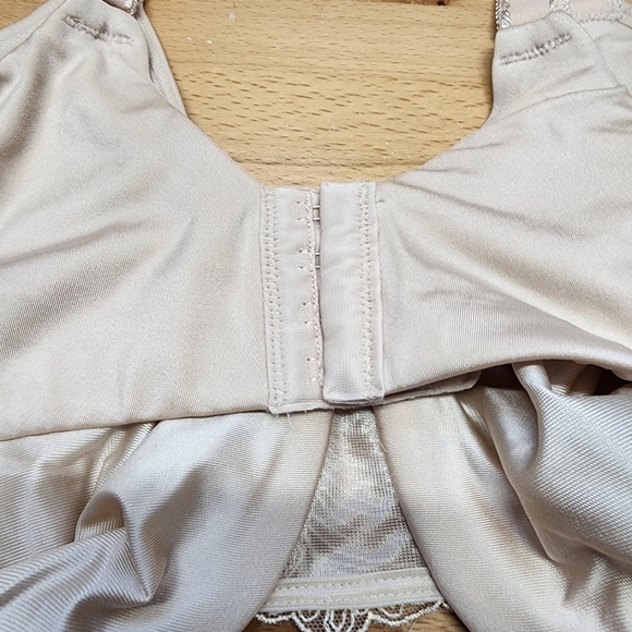 Wacoal Bra 42DDD beige - Picture 2 of 5